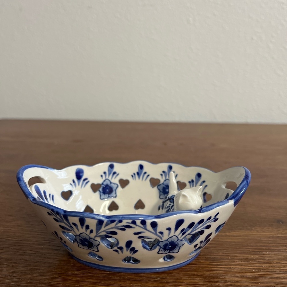 Delft Blue Holland Cat Basket Lot – Hand Painted Porcelain